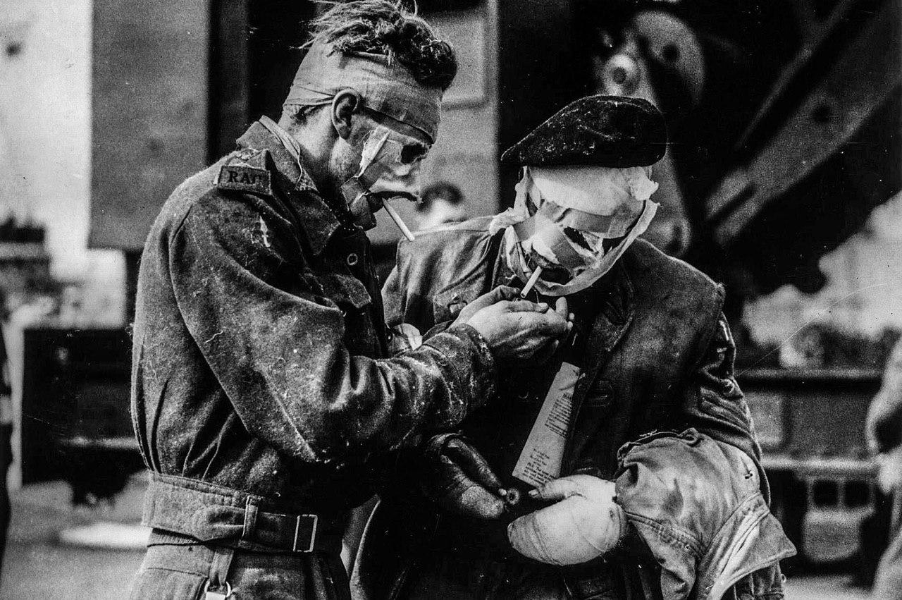 Раненые солдаты второй мировой